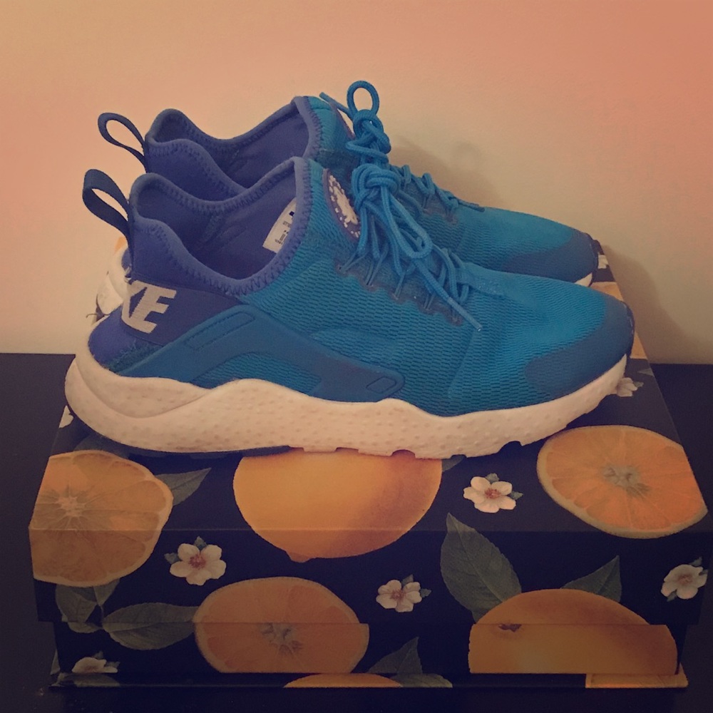 Nike Blue Huaraches